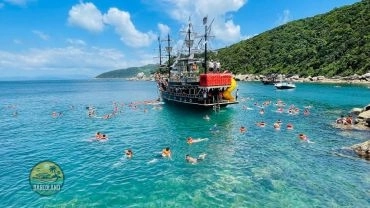 Barco Pirata Bombinhas - Saída Morrinhos